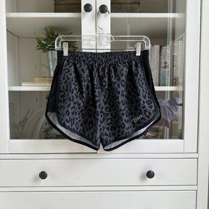 Tyler's Women's Size Medium Shorts - black and black leopard print